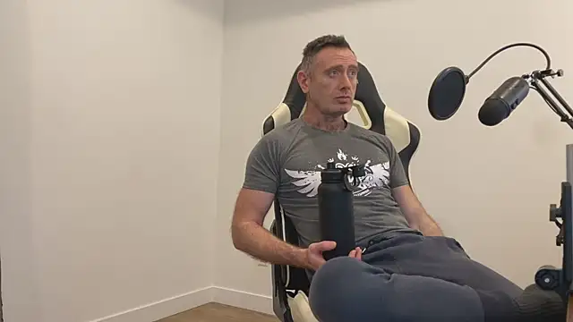 Snapshot of TheDonnyBasilisk chatting on 12-14-25, 09:52 TheDonnyBasilisk online show from 12-14-25, 09:52