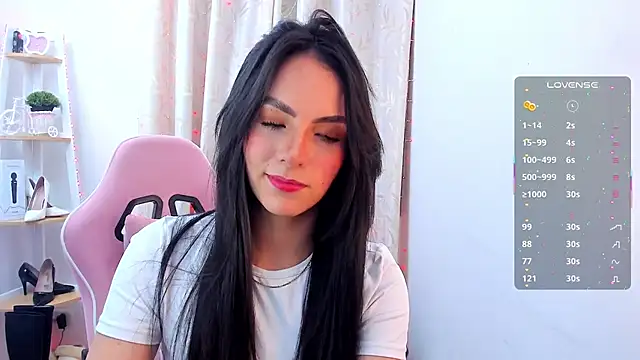 Snapshot of sarah_saenz_ chatting on 10-09-25, 03:37 sarah saenz  online show from 10-09-25, 03:37