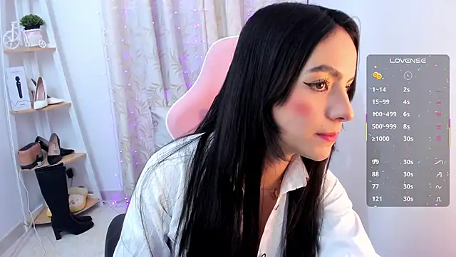 Snapshot of sarah_saenz_ chatting on 10-16-25, 04:02 sarah saenz  online show from 10-16-25, 04:02