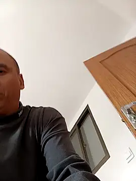 Snapshot of CWQ123 chatting on 10-10-25, 01:04 CWQ123 online show from 10-10-25, 01:04