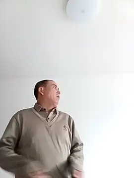 Snapshot of CWQ123 chatting on 10-22-25, 08:14 CWQ123 online show from 10-22-25, 08:14