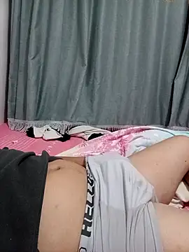 Snapshot of CWQ123 chatting on 11-12-25, 09:47 CWQ123 online show from 11-12-25, 09:47