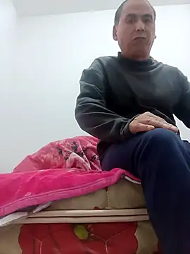 Snapshot of CWQ123 chatting on 11-29-25, 12:02 CWQ123 online show from 11-29-25, 12:02