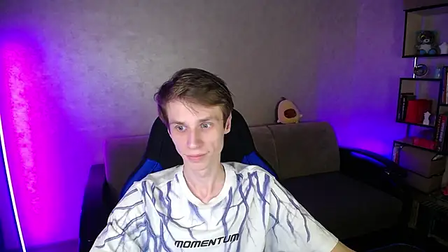 Snapshot of yes_cute_boy_ chatting on 10-29-25, 06:53 yes cute boy online show from 10-29-25, 06:53