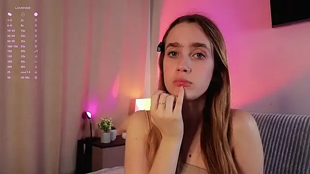 Snapshot of EarleneBrayton chatting on 09-29-25, 01:11 EarleneBrayton online show from 09-29-25, 01:11