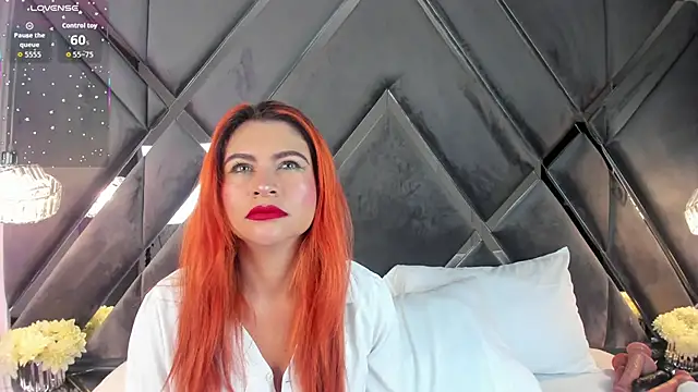 CoraimaSahin online show from 02-10-26, 04:27