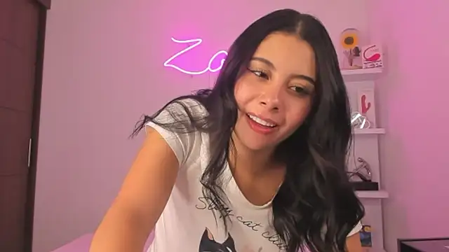 Snapshot of zoecams1 chatting on 07-02-26, 03:23 zoecams1 online show from 07-02-26, 03:23
