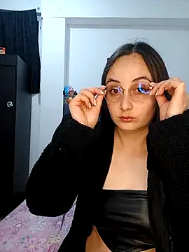 selene swee online show from 10-18-25, 08:26