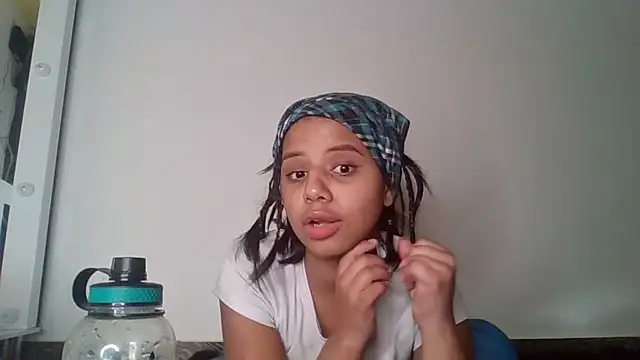 Snapshot of habdiela chatting on 10-19-25, 07:42 habdiela online show from 10-19-25, 07:42