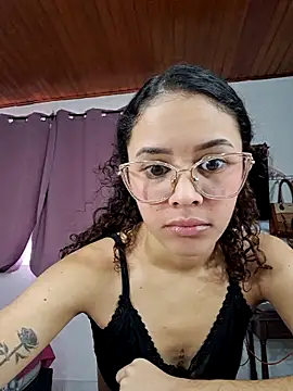 Snapshot of Britany_Sweety chatting on 10-17-25, 04:42 Britany Sweety online show from 10-17-25, 04:42