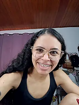 Snapshot of Britany_Sweety chatting on 10-19-25, 01:12 Britany Sweety online show from 10-19-25, 01:12