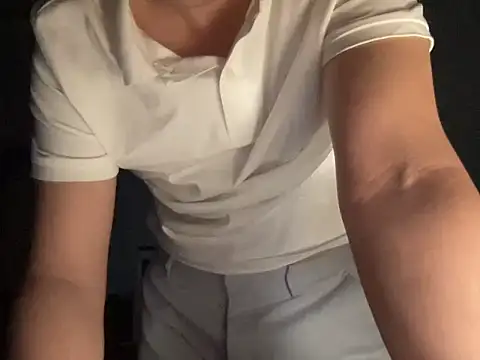 Snapshot of lahungdj12 chatting on 01-15-26, 04:39 lahungdj12 online show from 01-15-26, 04:39