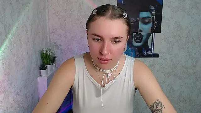 JuliaTopp  online show from 10-24-25, 06:37