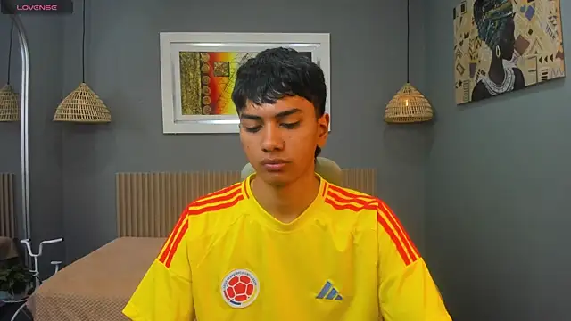 Snapshot of markbowie chatting on 09-11-25, 12:38 markbowie online show from 09-11-25, 12:38