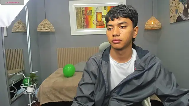 Snapshot of markbowie chatting on 09-19-25, 11:55 markbowie online show from 09-19-25, 11:55