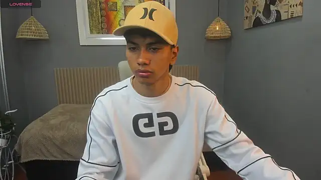 Snapshot of markbowie chatting on 09-20-25, 11:44 markbowie online show from 09-20-25, 11:44