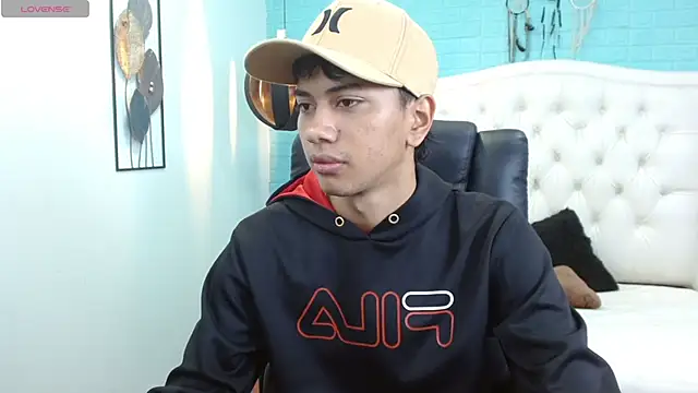 Snapshot of markbowie chatting on 09-28-25, 11:48 markbowie online show from 09-28-25, 11:48