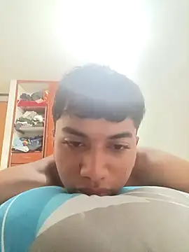 Snapshot of markbowie chatting on 10-14-25, 11:33 markbowie online show from 10-14-25, 11:33