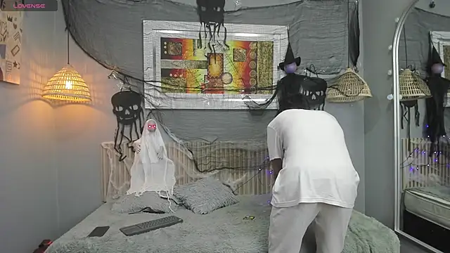 Snapshot of markbowie chatting on 10-16-25, 02:51 markbowie online show from 10-16-25, 02:51