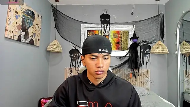 Snapshot of markbowie chatting on 10-22-25, 11:43 markbowie online show from 10-22-25, 11:43