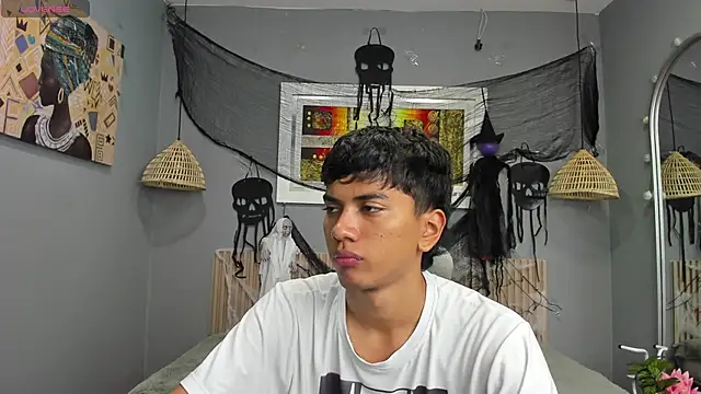 Snapshot of markbowie chatting on 10-28-25, 11:58 markbowie online show from 10-28-25, 11:58