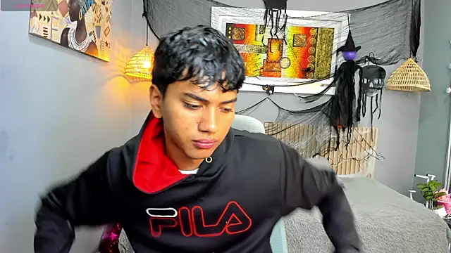 Snapshot of markbowie chatting on 10-31-25, 11:33 markbowie online show from 10-31-25, 11:33