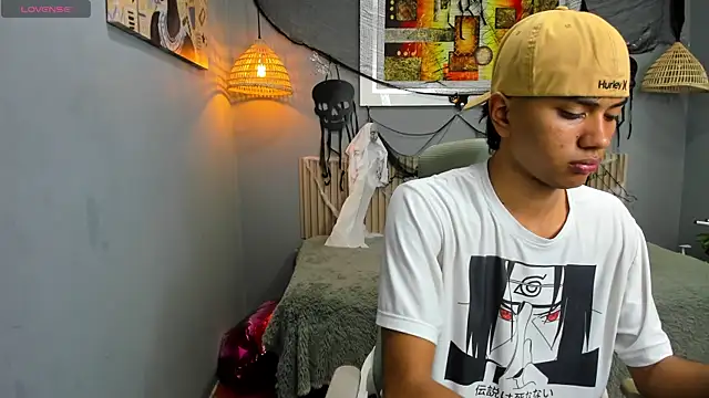 Snapshot of markbowie chatting on 11-01-25, 03:25 markbowie online show from 11-01-25, 03:25