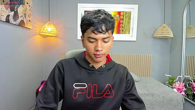 Snapshot of markbowie chatting on 11-08-25, 11:21 markbowie online show from 11-08-25, 11:21