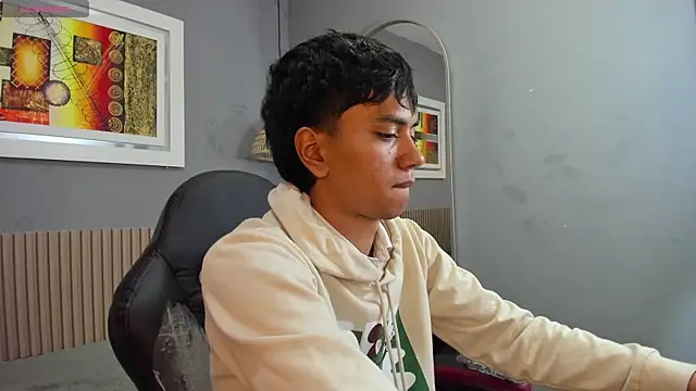 Snapshot of markbowie chatting on 11-13-25, 01:10 markbowie online show from 11-13-25, 01:10