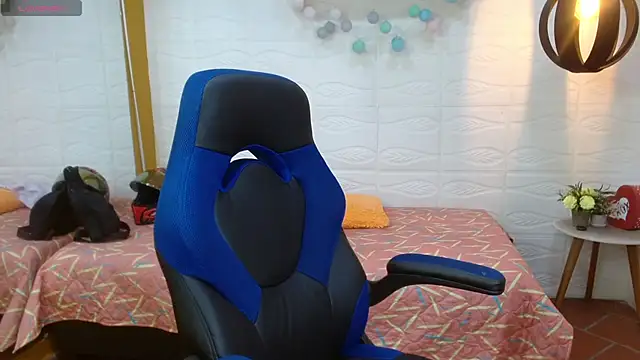 Snapshot of markbowie chatting on 11-15-25, 08:38 markbowie online show from 11-15-25, 08:38