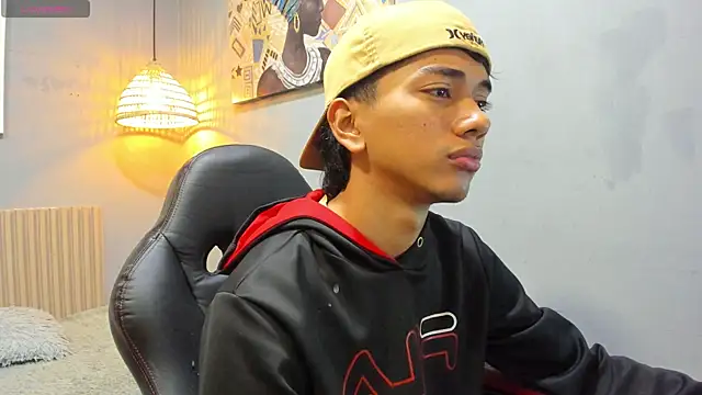 Snapshot of markbowie chatting on 11-23-25, 12:27 markbowie online show from 11-23-25, 12:27