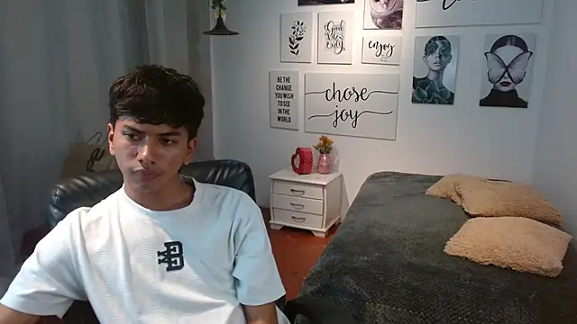 Snapshot of markbowie chatting on 11-28-25, 06:43 markbowie online show from 11-28-25, 06:43