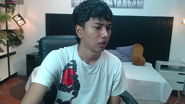 Snapshot of markbowie chatting on 11-29-25, 12:08 markbowie online show from 11-29-25, 12:08