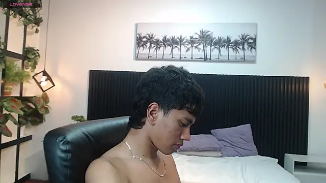 Snapshot of markbowie chatting on 11-30-25, 12:14 markbowie online show from 11-30-25, 12:14