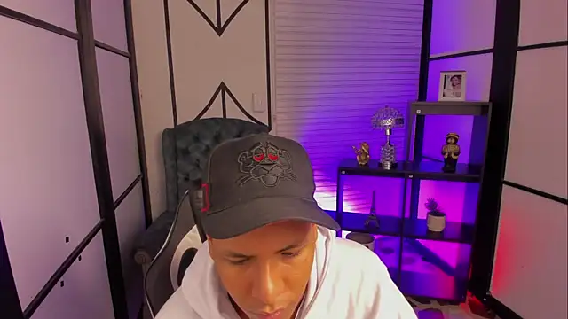 IsaacBlack  online show from 10-22-25, 04:24