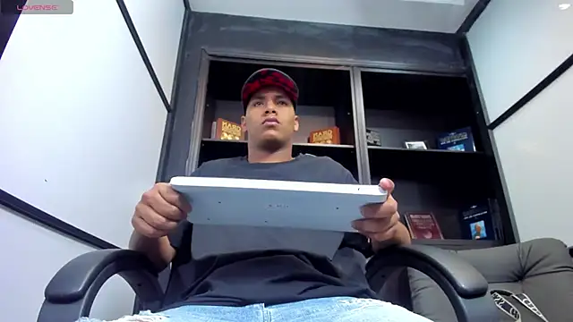 IsaacBlack  online show from 11-01-25, 04:03