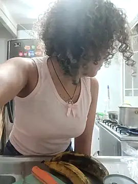 Snapshot of CATTALINAHOT chatting on 02-16-26, 09:22 CATTALINAHOT online show from 02-16-26, 09:22