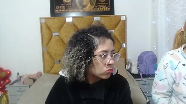 Snapshot of CATTALINAHOT chatting on 02-19-26, 10:22 CATTALINAHOT online show from 02-19-26, 10:22