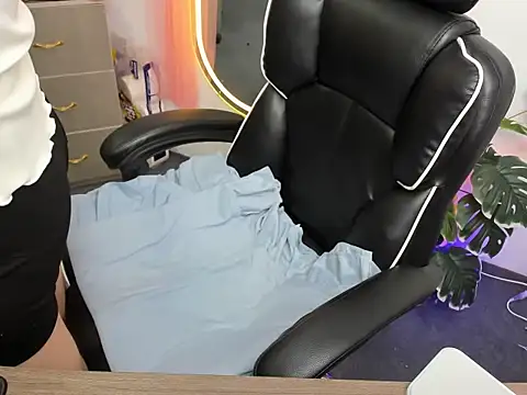 Xiao cute online show from 11-04-25, 03:22