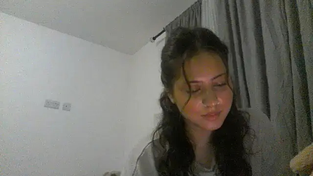 Snapshot of laylabliss chatting on 10-08-25, 01:14 laylabliss online show from 10-08-25, 01:14