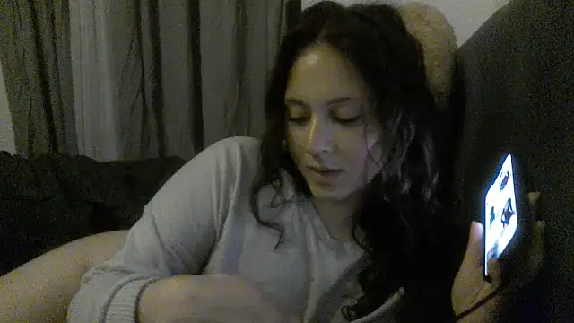 Snapshot of laylabliss chatting on 10-19-25, 01:06 laylabliss online show from 10-19-25, 01:06