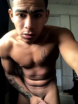 Snapshot of Novindot23cm chatting on 10-16-25, 01:12 Novindot23cm online show from 10-16-25, 01:12