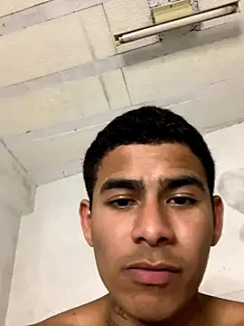 Snapshot of Novindot23cm chatting on 12-15-25, 09:52 Novindot23cm online show from 12-15-25, 09:52