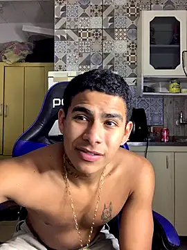 Snapshot of Novindot23cm chatting on 12-16-25, 10:48 Novindot23cm online show from 12-16-25, 10:48