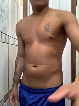 Snapshot of Novindot23cm chatting on 12-17-25, 11:05 Novindot23cm online show from 12-17-25, 11:05