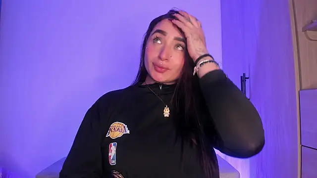 scarlett Collinss online show from 11-19-25, 05:07