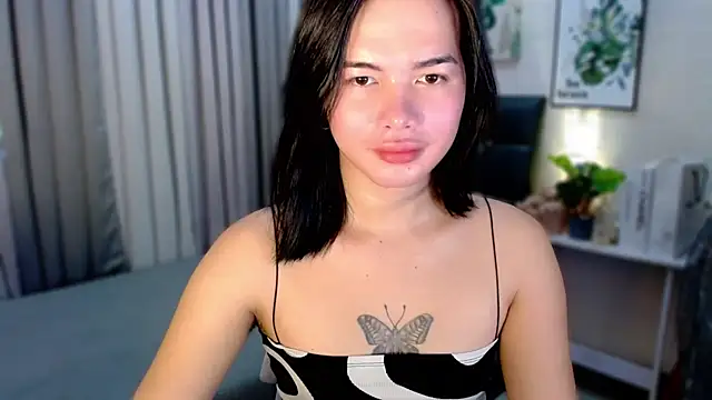 Snapshot of _SexyButterfly chatting on 10-24-25, 06:10  SexyButterfly online show from 10-24-25, 06:10
