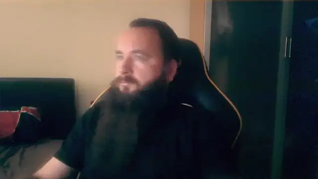 Snapshot of LondonMan1988 chatting on 10-07-25, 07:27 LondonMan1988 online show from 10-07-25, 07:27