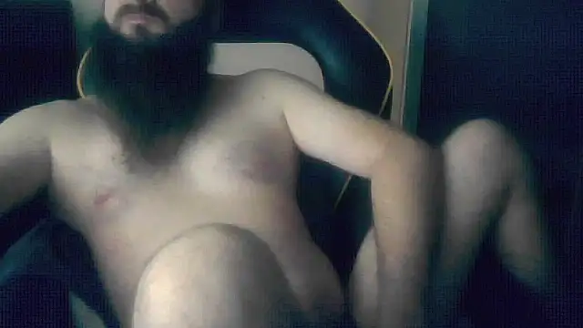 Snapshot of LondonMan1988 chatting on 10-22-25, 07:08 LondonMan1988 online show from 10-22-25, 07:08