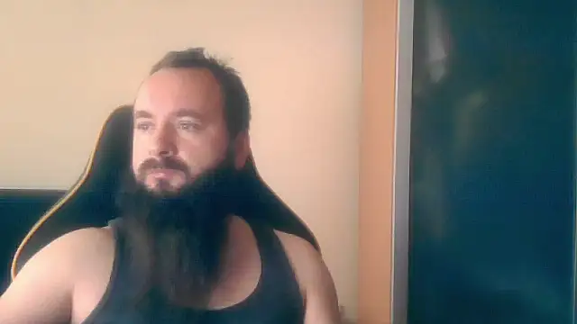 Snapshot of LondonMan1988 chatting on 10-23-25, 08:13 LondonMan1988 online show from 10-23-25, 08:13